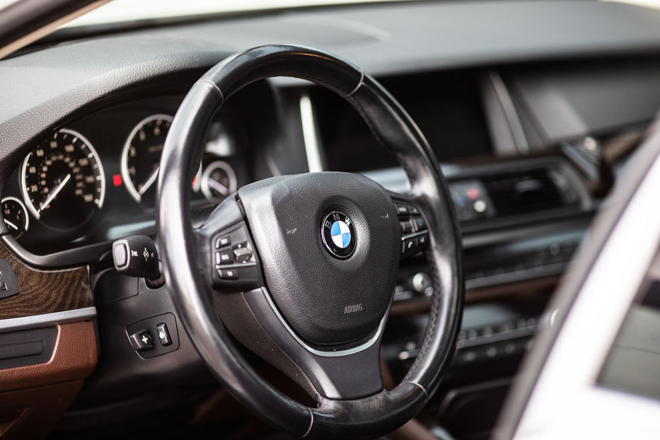 Продам BMW 535 535 X-Drive 2015 года в Киеве