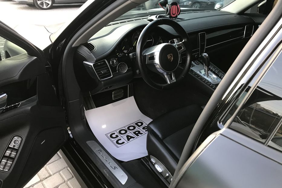 Продам Porsche Panamera Hybrid 2016 года в Одессе