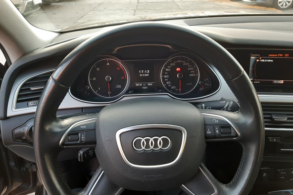 Продам Audi A4 2014 года в Одессе