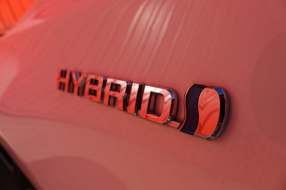 Продам Toyota Camry HYBRIDE 2017 года в Одессе
