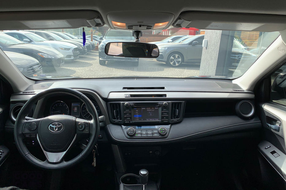 Продам Toyota Rav 4 XLE 2016 года в Одессе