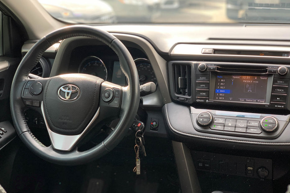 Продам Toyota Rav 4 XLE 2016 года в Одессе