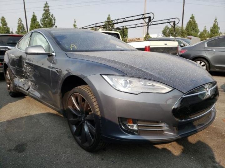 Продам Tesla Model S 2013 года в Черновцах