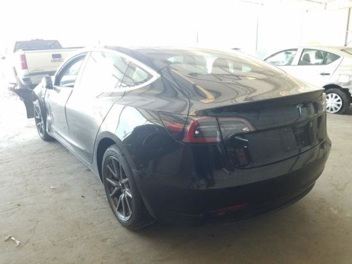 Продам Tesla Model 3 2018 года в Черновцах