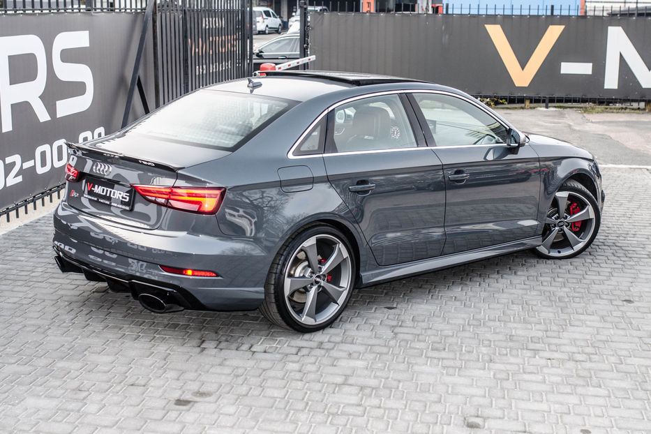 Продам Audi S3 QUATTRO  2017 года в Киеве