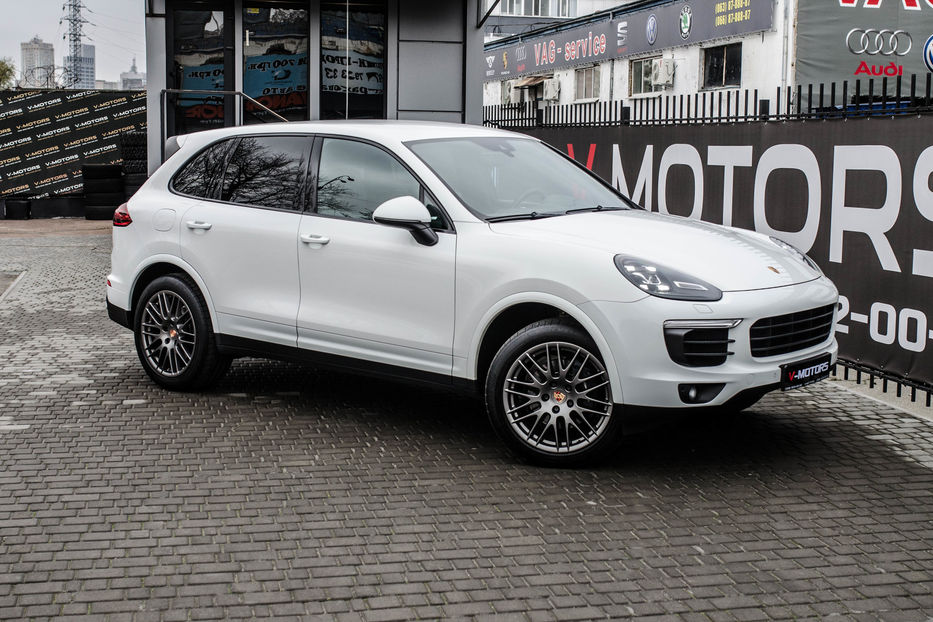 Продам Porsche Cayenne 3.0d Platinum Edition 2016 года в Киеве