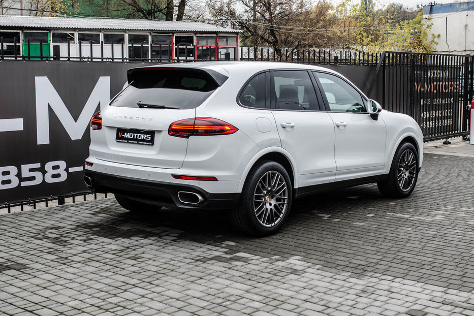 Продам Porsche Cayenne 3.0d Platinum Edition 2016 года в Киеве