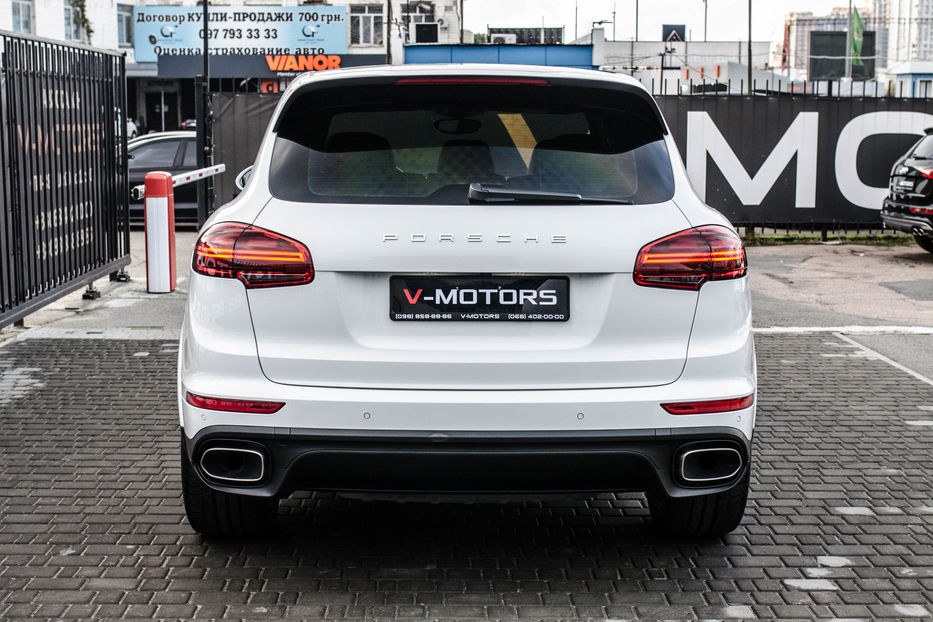 Продам Porsche Cayenne 3.0d Platinum Edition 2016 года в Киеве