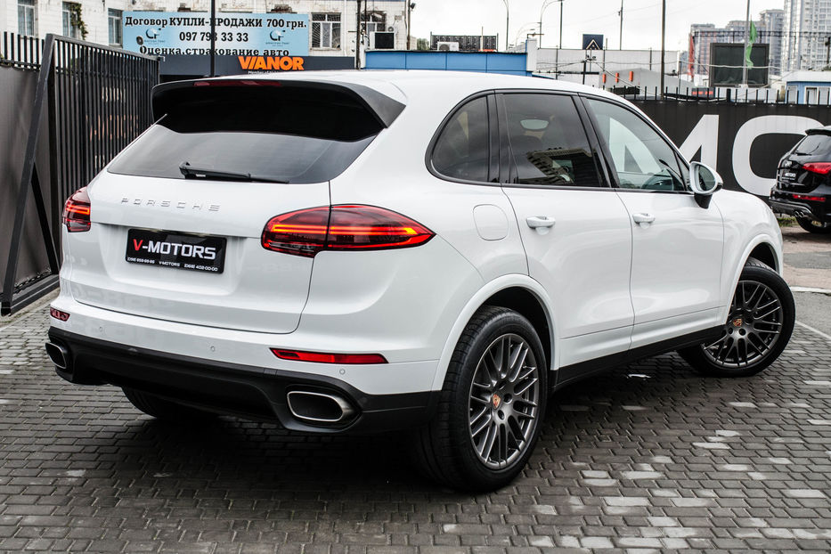 Продам Porsche Cayenne 3.0d Platinum Edition 2016 года в Киеве