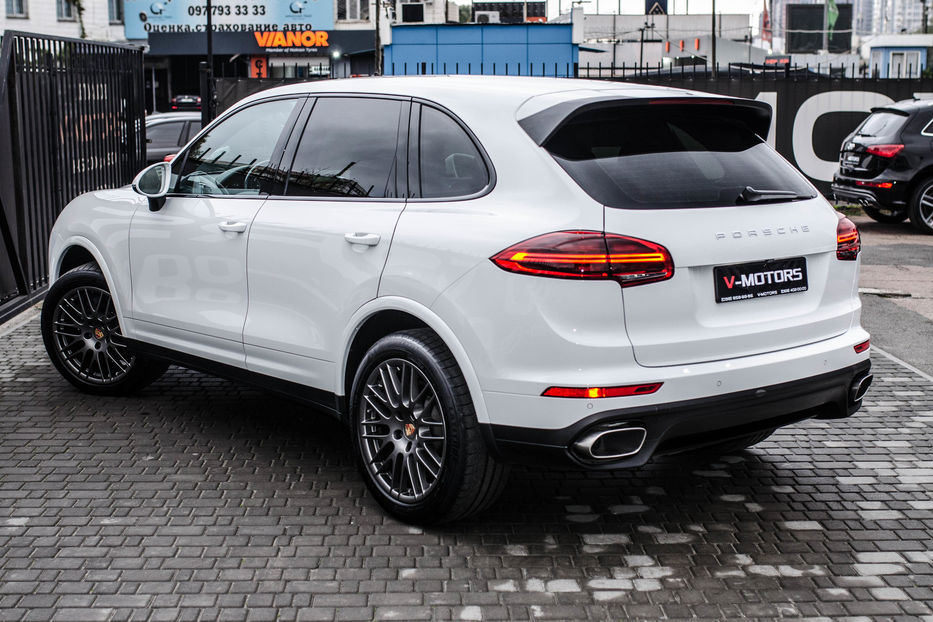 Продам Porsche Cayenne 3.0d Platinum Edition 2016 года в Киеве