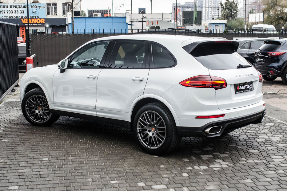 Продам Porsche Cayenne 3.0d Platinum Edition 2016 года в Киеве