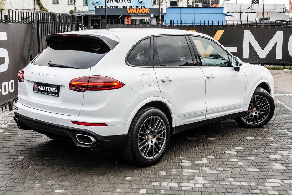 Продам Porsche Cayenne 3.0d Platinum Edition 2016 года в Киеве