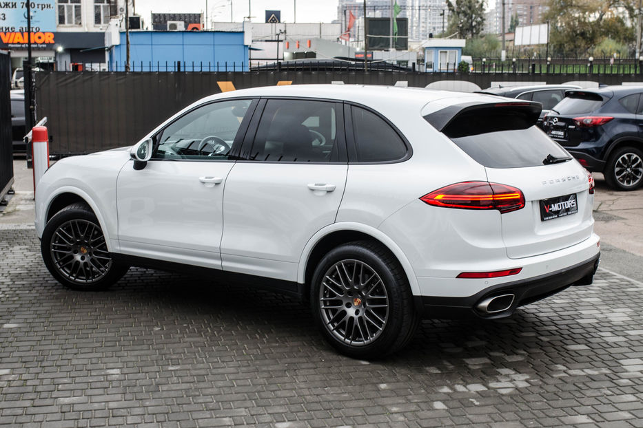 Продам Porsche Cayenne 3.0d Platinum Edition 2016 года в Киеве