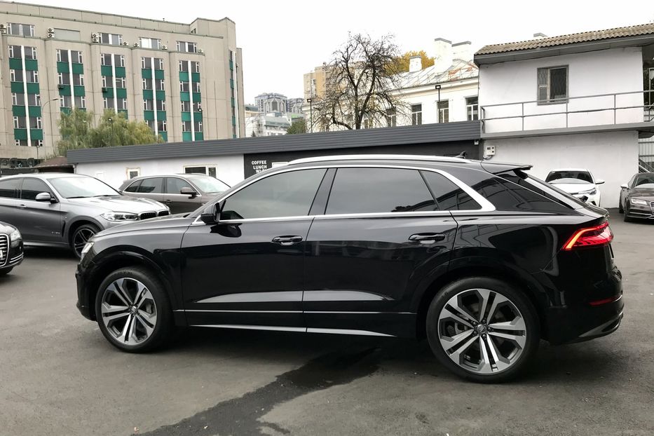 Продам Audi Q8 55 TFSI Quattro Официал 2019 года в Киеве