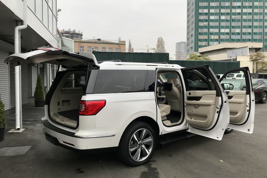 Продам Lincoln Navigator 2018 года в Киеве