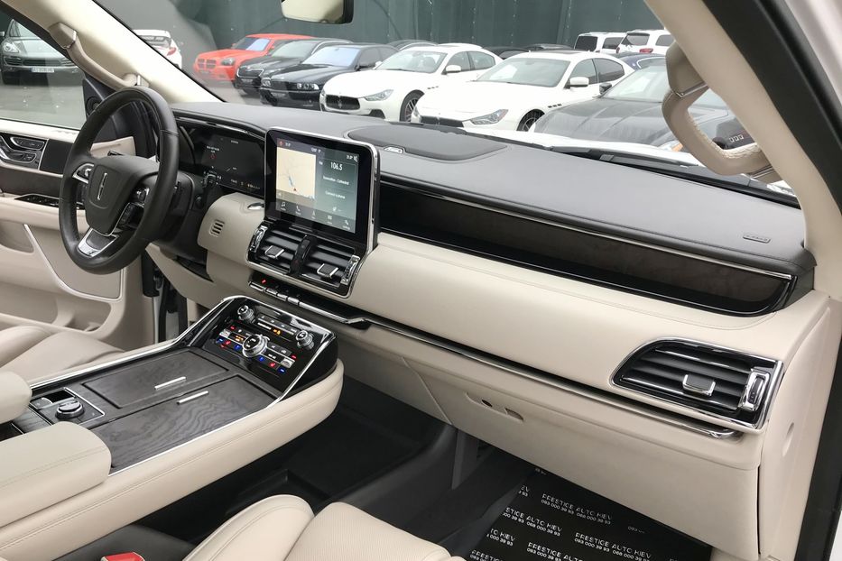 Продам Lincoln Navigator 2018 года в Киеве