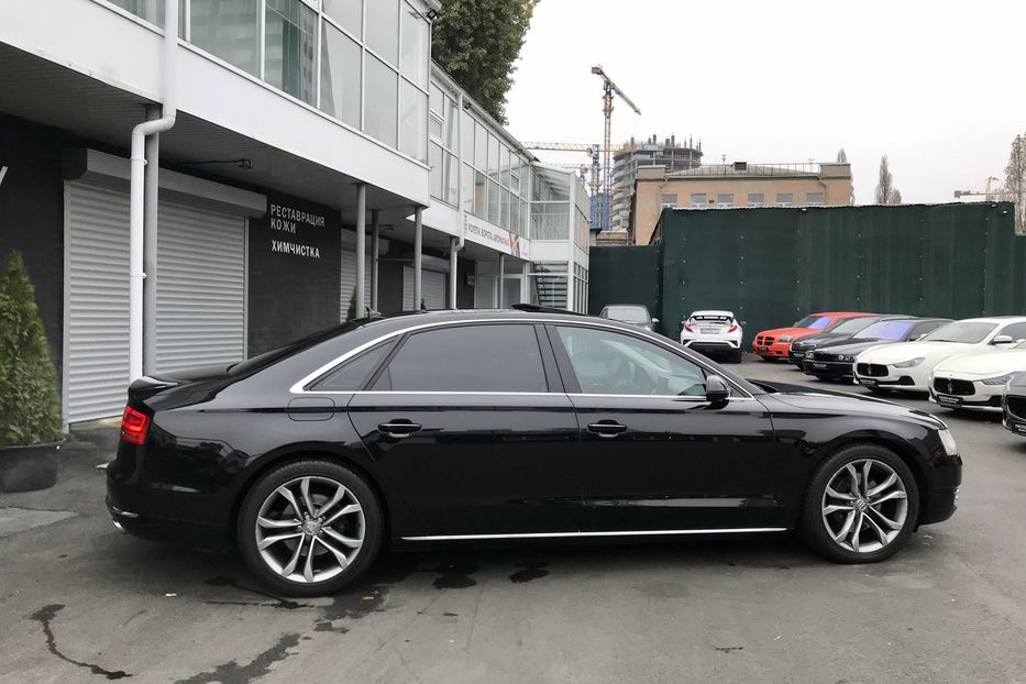 Продам Audi A8 L FSI 2011 года в Киеве