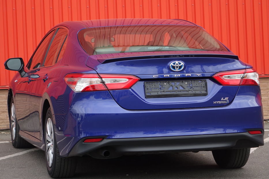 Продам Toyota Camry HYBRIDE 2019 года в Одессе