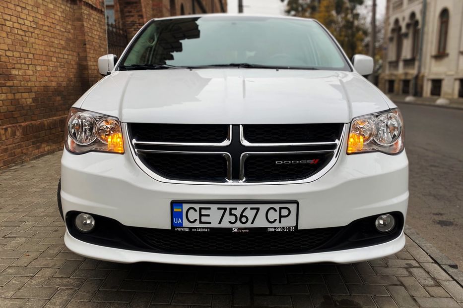 Продам Dodge Grand Caravan CREW 2017 года в Черновцах