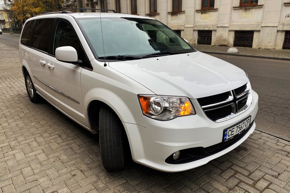 Продам Dodge Grand Caravan CREW 2017 года в Черновцах