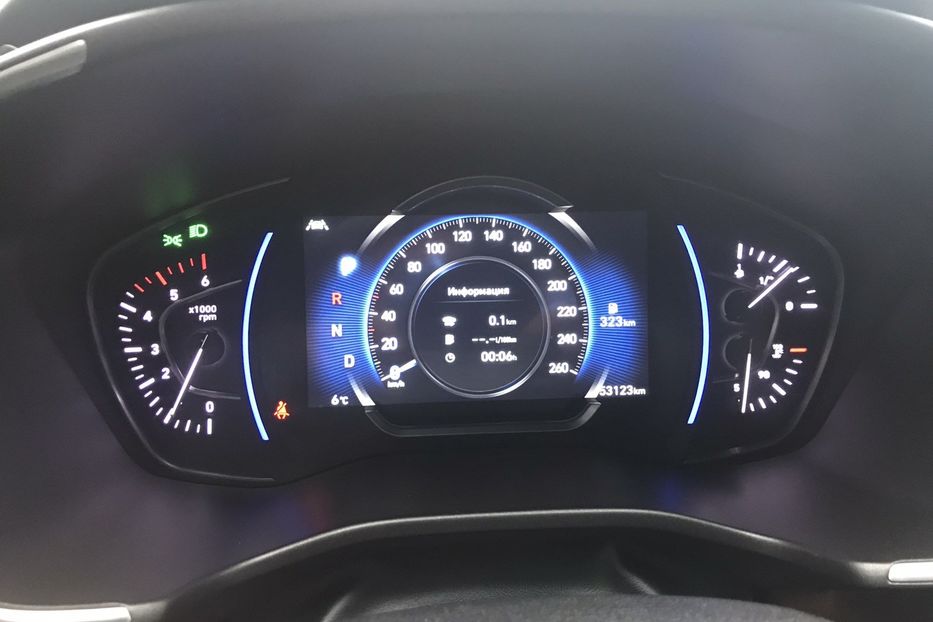 Продам Hyundai Santa FE Top Navi+ Panorama 2019 года в Киеве