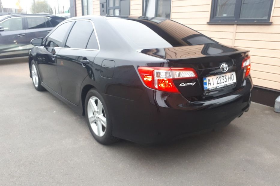 Продам Toyota Camry 2.5 SE 2014 года в Киеве