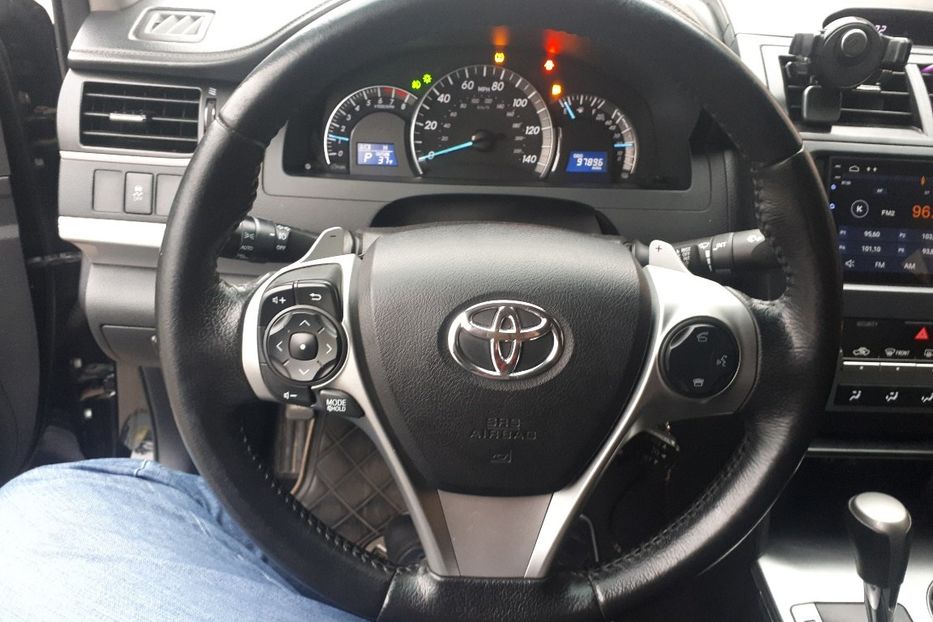 Продам Toyota Camry 2.5 SE 2014 года в Киеве