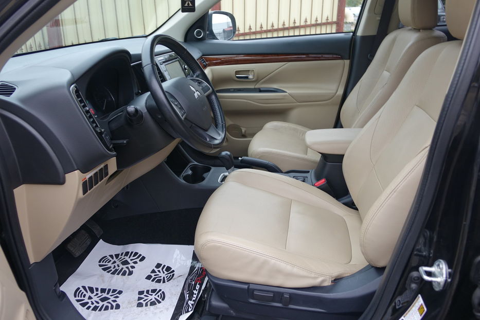 Продам Mitsubishi Outlander 2014 года в Одессе