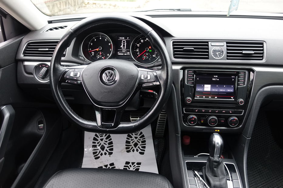 Продам Volkswagen Passat B8 R-LINE 2017 года в Одессе