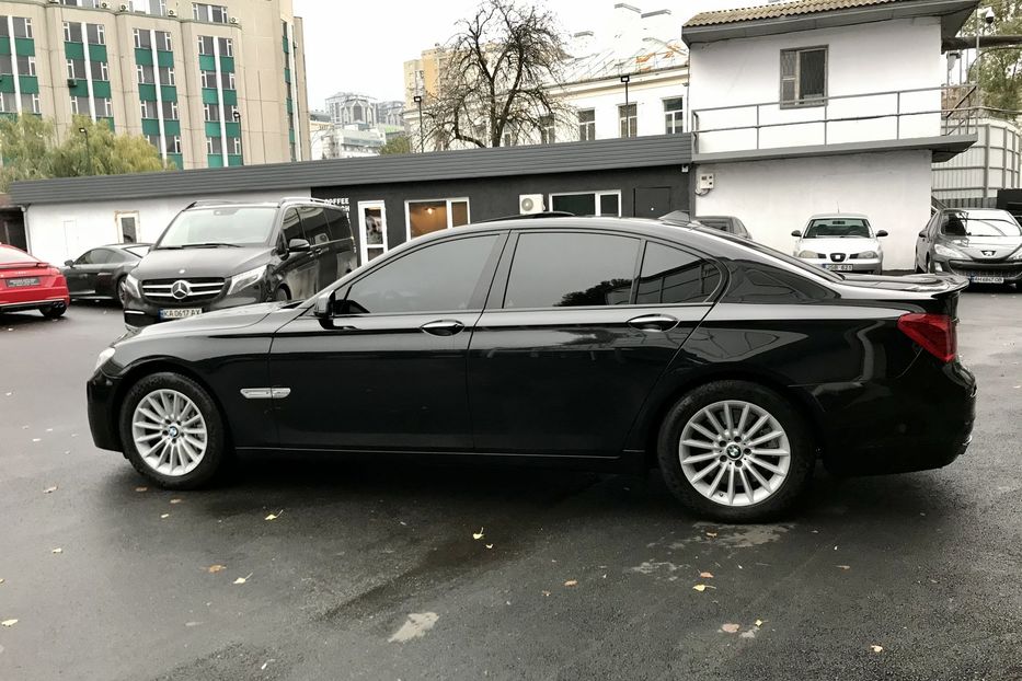 Продам BMW 750 iX 2011 года в Киеве