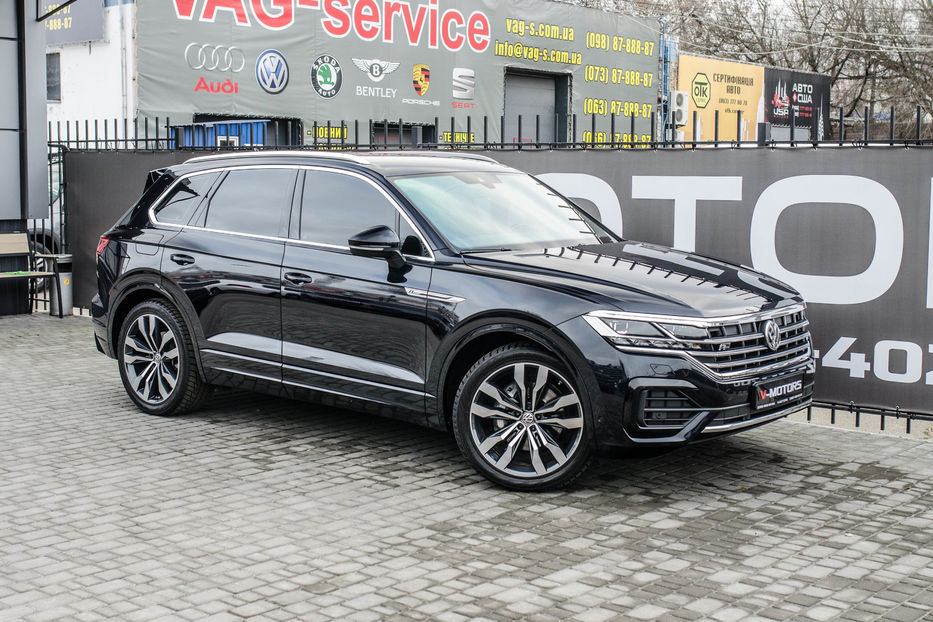 Продам Volkswagen Touareg 3.0TDI R-Line 2018 года в Киеве