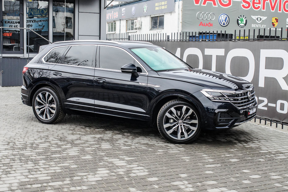 Продам Volkswagen Touareg 3.0TDI R-Line 2018 года в Киеве