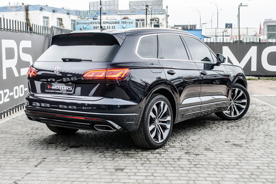 Продам Volkswagen Touareg 3.0TDI R-Line 2018 года в Киеве