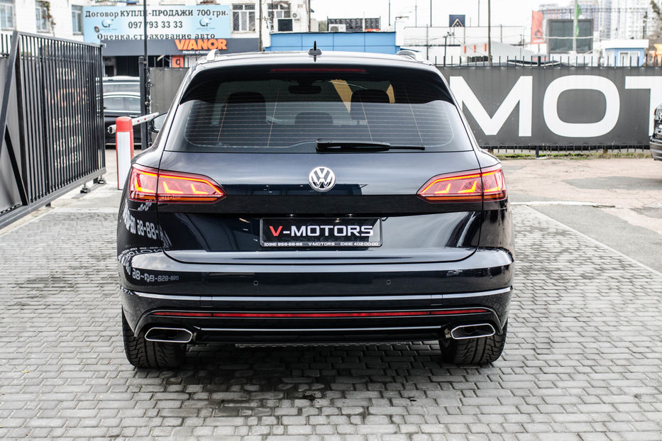 Продам Volkswagen Touareg 3.0TDI R-Line 2018 года в Киеве