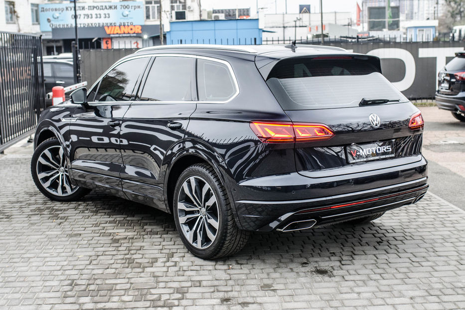 Продам Volkswagen Touareg 3.0TDI R-Line 2018 года в Киеве