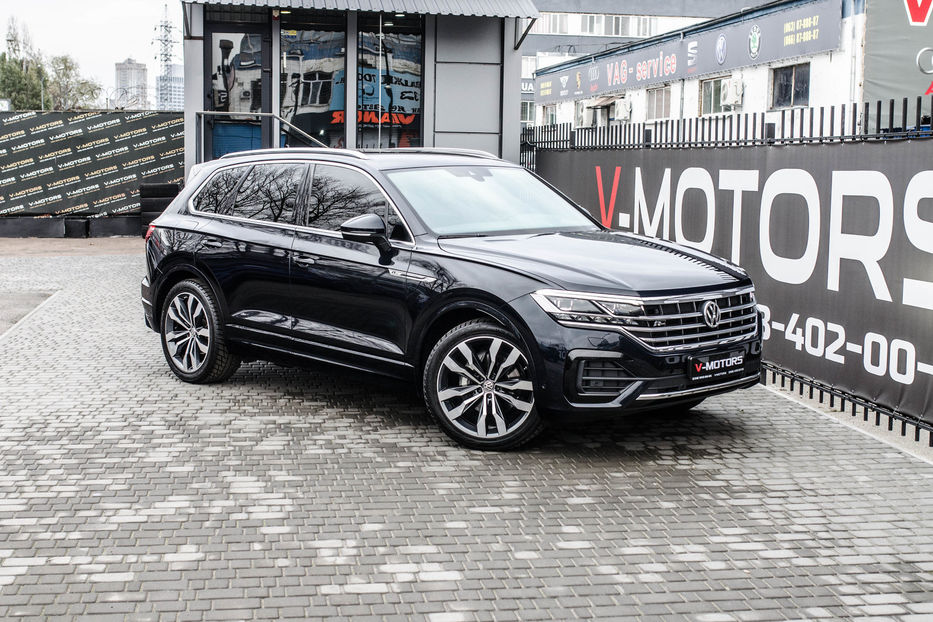 Продам Volkswagen Touareg 3.0TDI R-Line 2018 года в Киеве