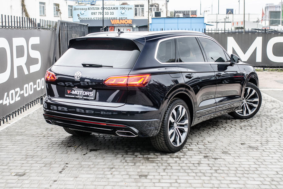 Продам Volkswagen Touareg 3.0TDI R-Line 2018 года в Киеве