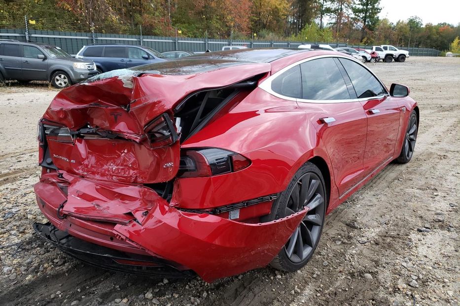 Продам Tesla Model S P90D Ludicrous 2016 года в Черновцах
