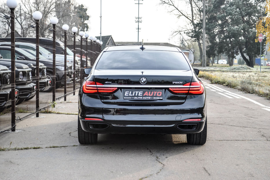 Продам BMW 750 X-Drive 2018 года в Киеве