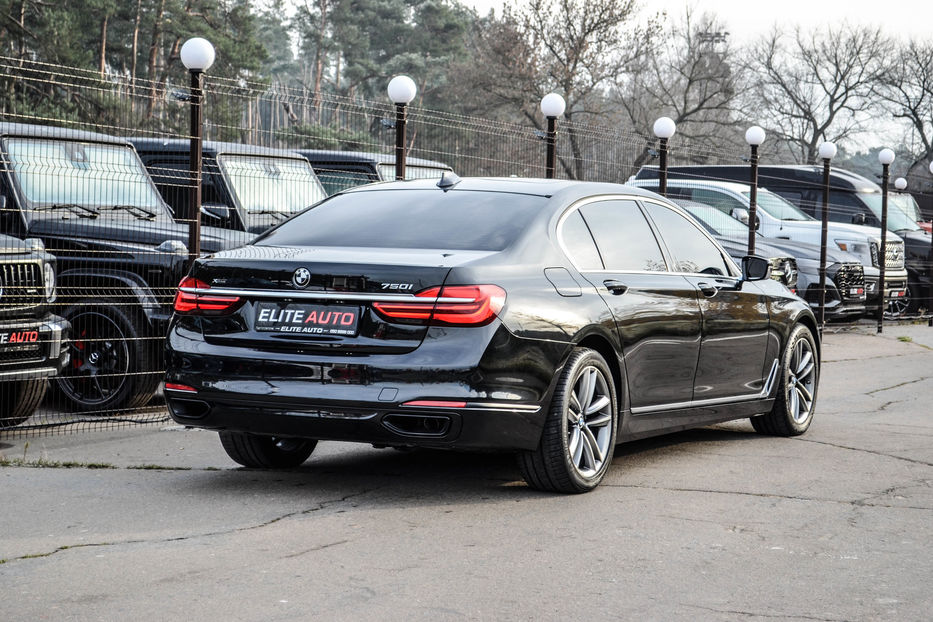 Продам BMW 750 X-Drive 2018 года в Киеве