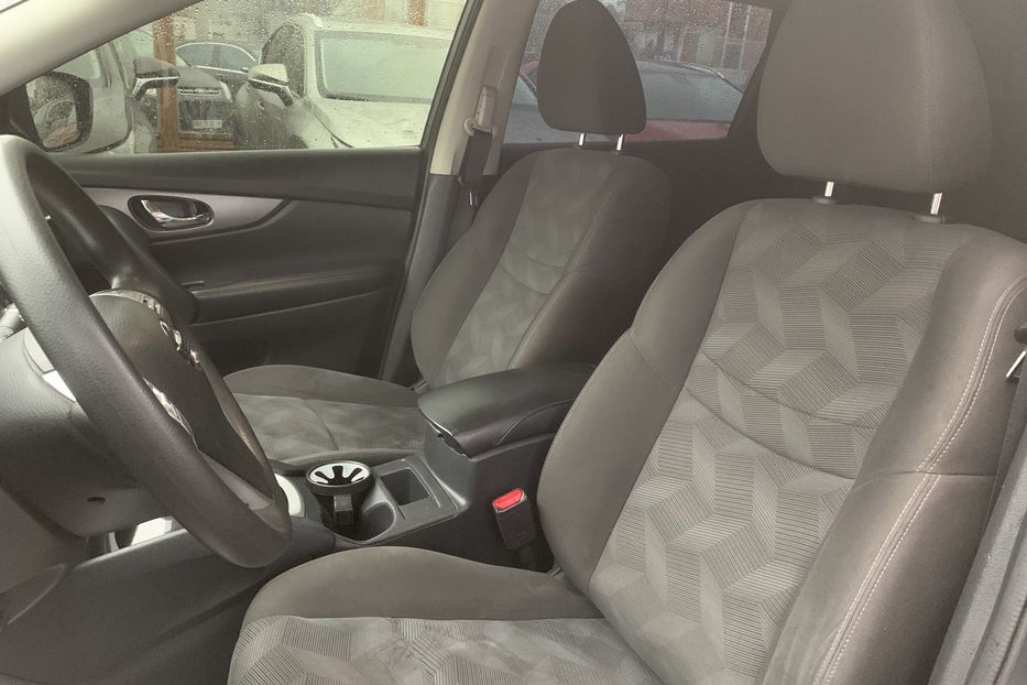 Продам Nissan Rogue sv 2015 года в Одессе