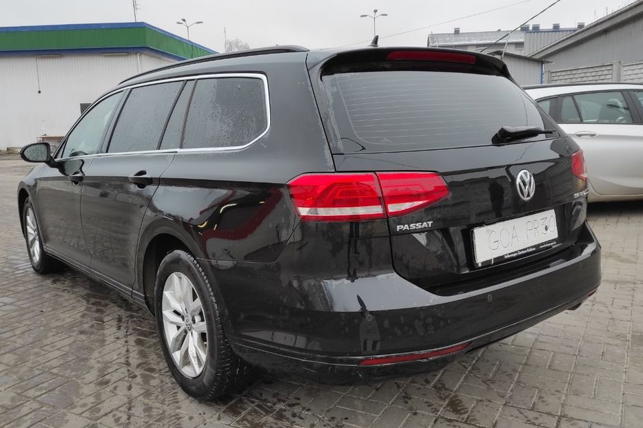 Продам Volkswagen Passat B8 2,0 АВТОМАТ без підкрасів 2016 года в Львове