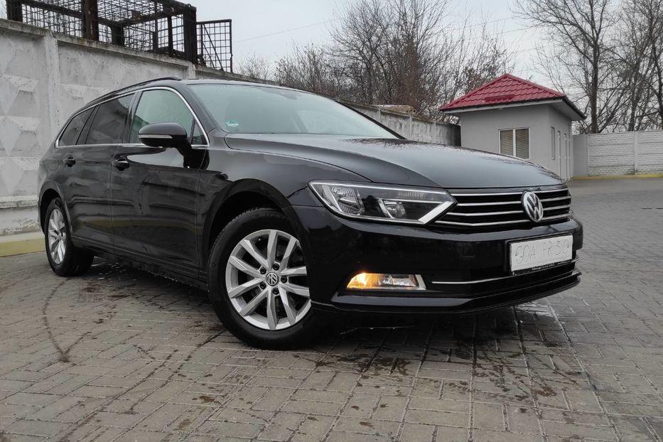 Продам Volkswagen Passat B8 2,0 АВТОМАТ без підкрасів 2016 года в Львове