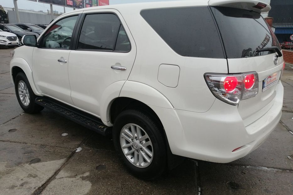 Продам Toyota Fortuner 2013 года в Одессе