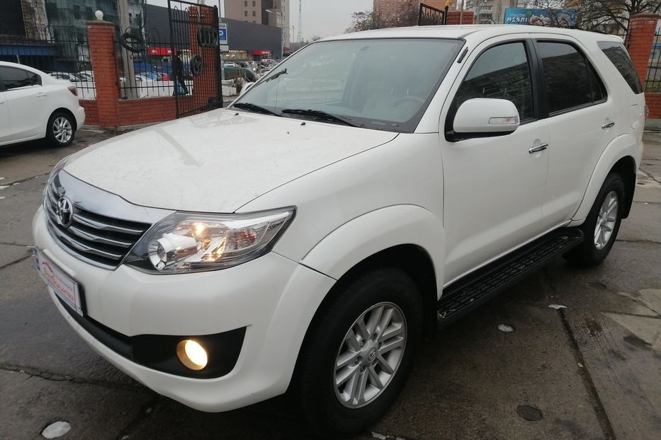 Продам Toyota Fortuner 2013 года в Одессе