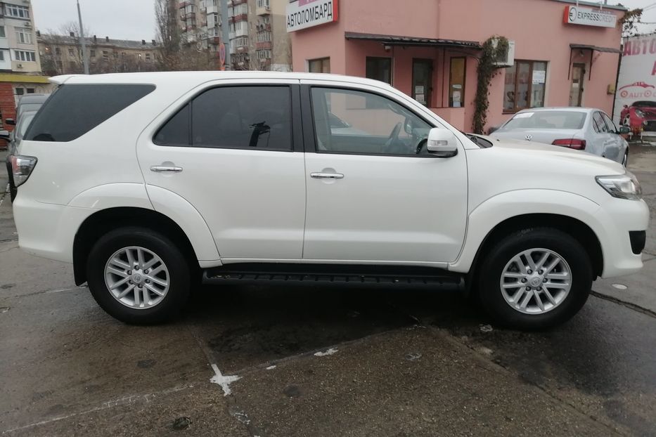 Продам Toyota Fortuner 2013 года в Одессе