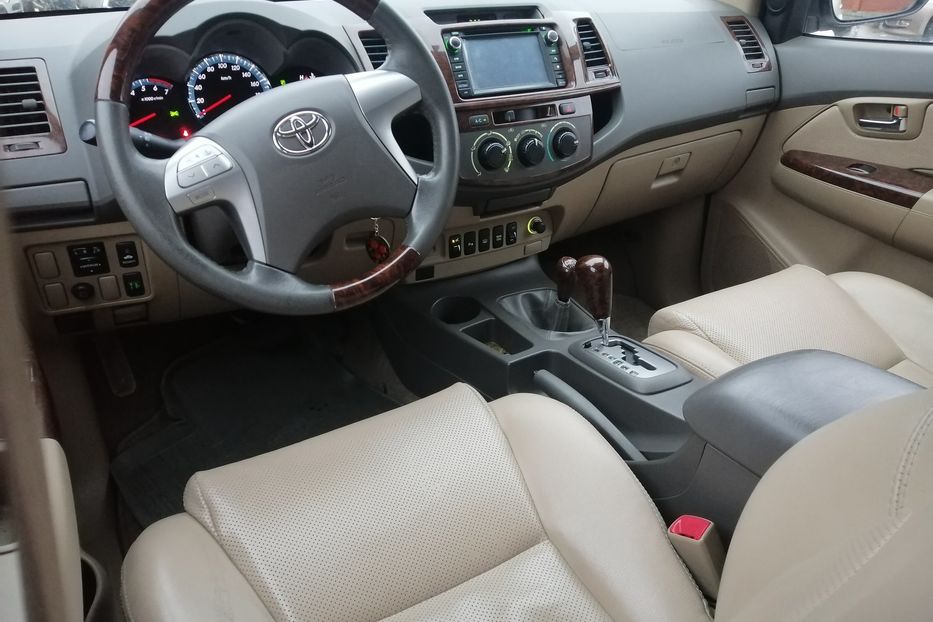 Продам Toyota Fortuner 2013 года в Одессе