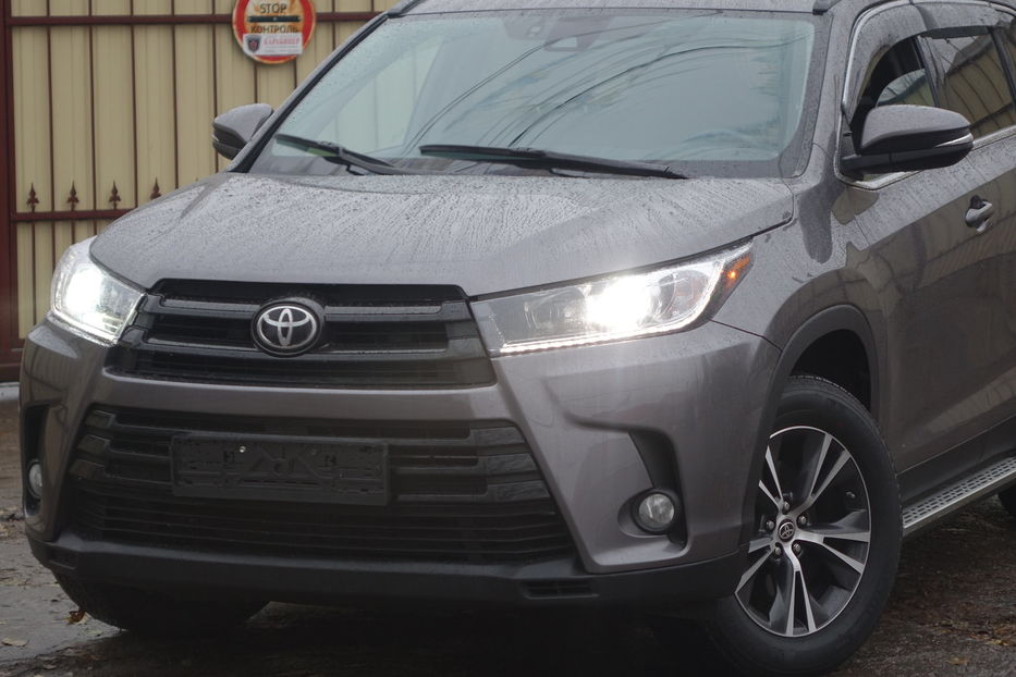 Продам Toyota Highlander MAXIMAL AWD 2019 года в Одессе