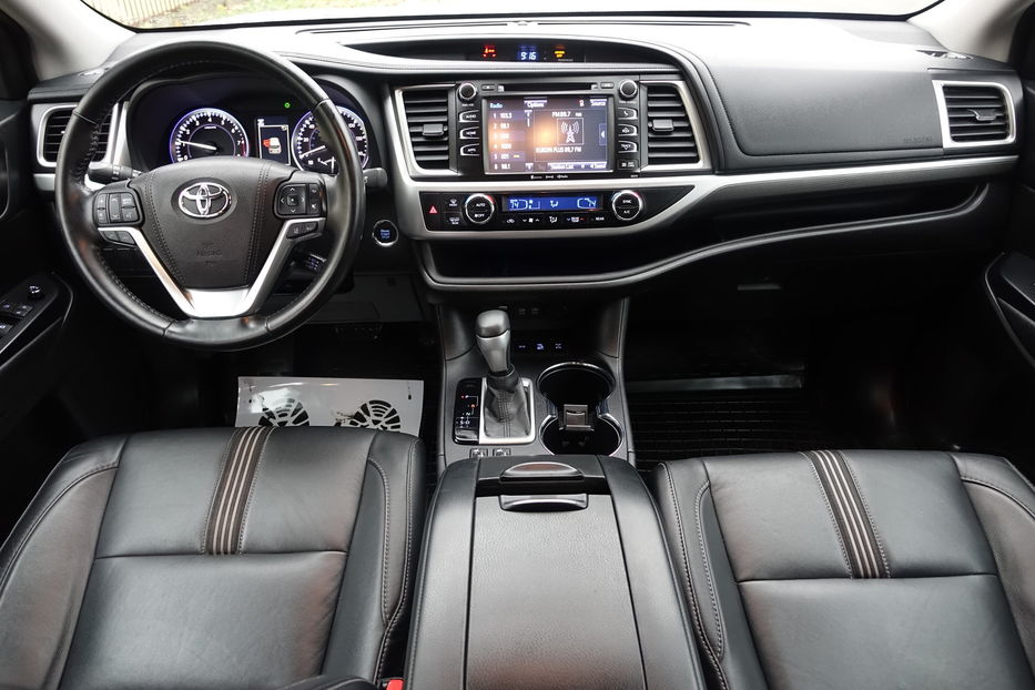 Продам Toyota Highlander MAXIMAL AWD 2019 года в Одессе