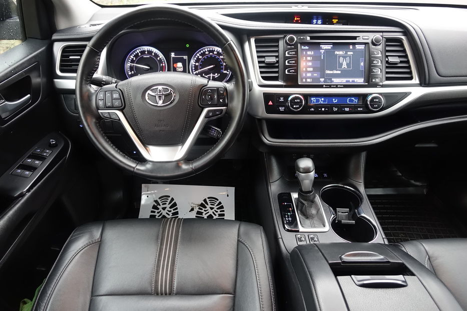 Продам Toyota Highlander MAXIMAL AWD 2019 года в Одессе